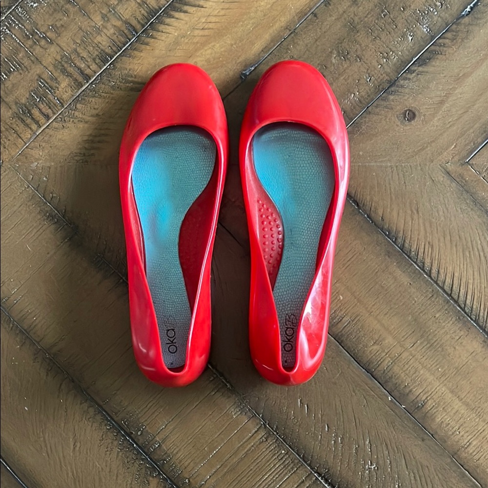 OKA b. Women's Red Ballet Flats